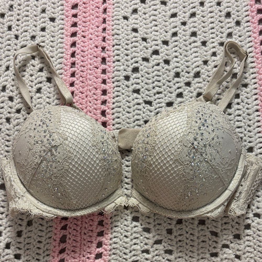 Victoria-s-secret Women's Tan and Cream Bra